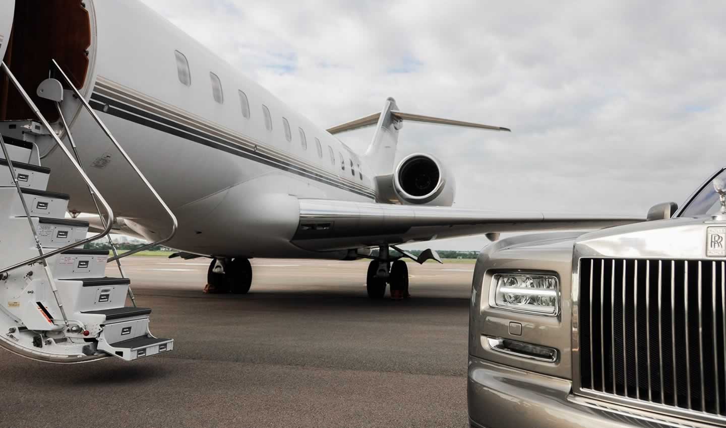 corporate limo hire at airport