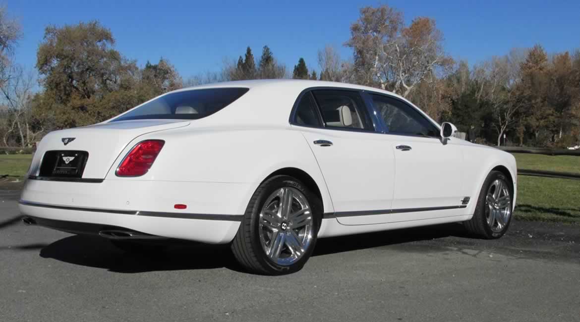 Bentley Mulsanne exterior rear