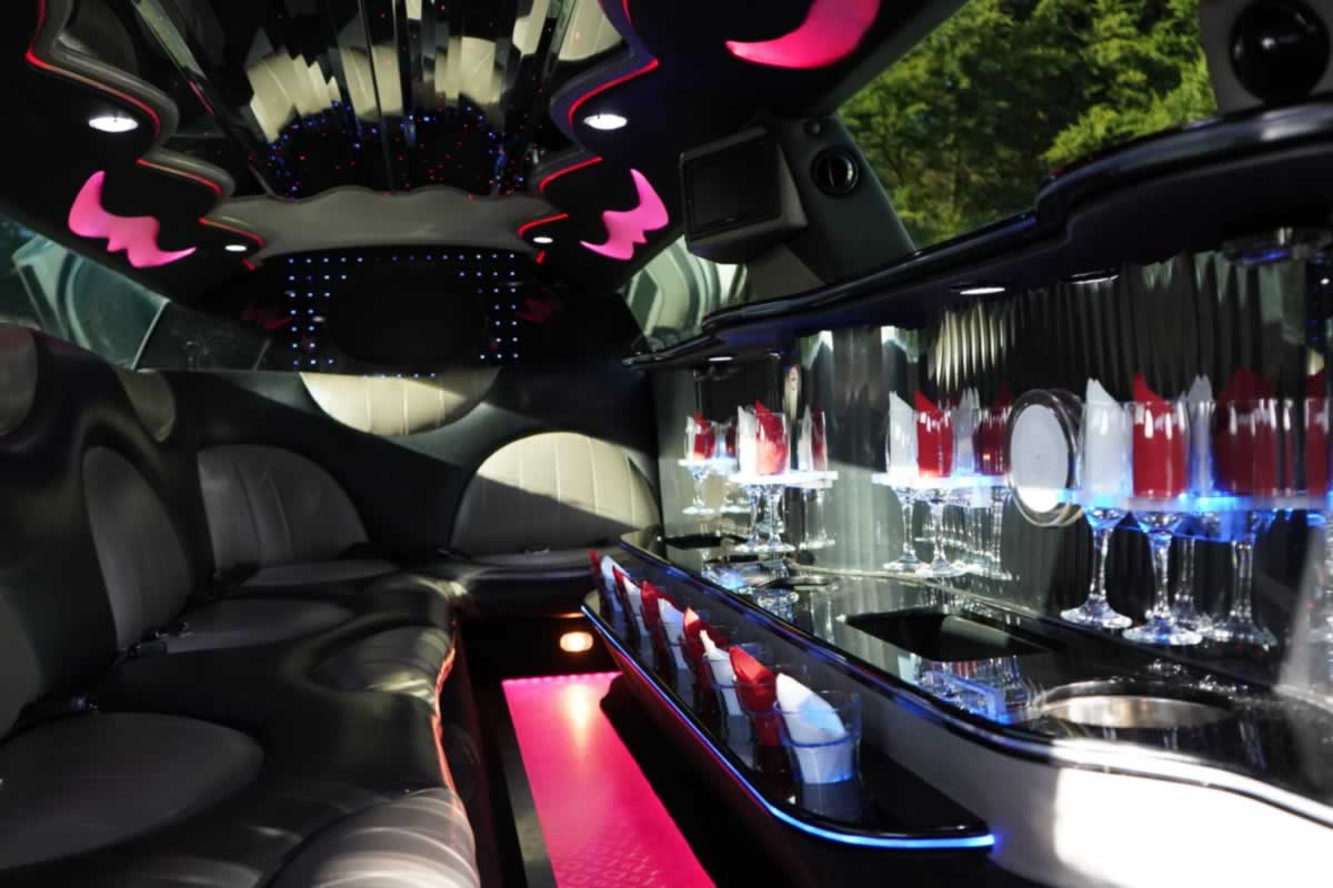 Chrysler stretch limo interior seating and wet bar view