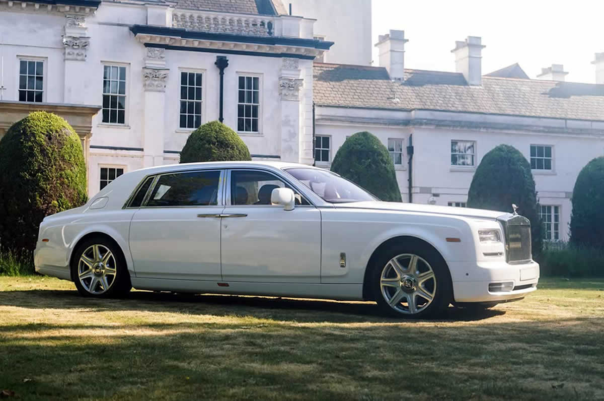 Rolls-Royce Phantom EWB side view