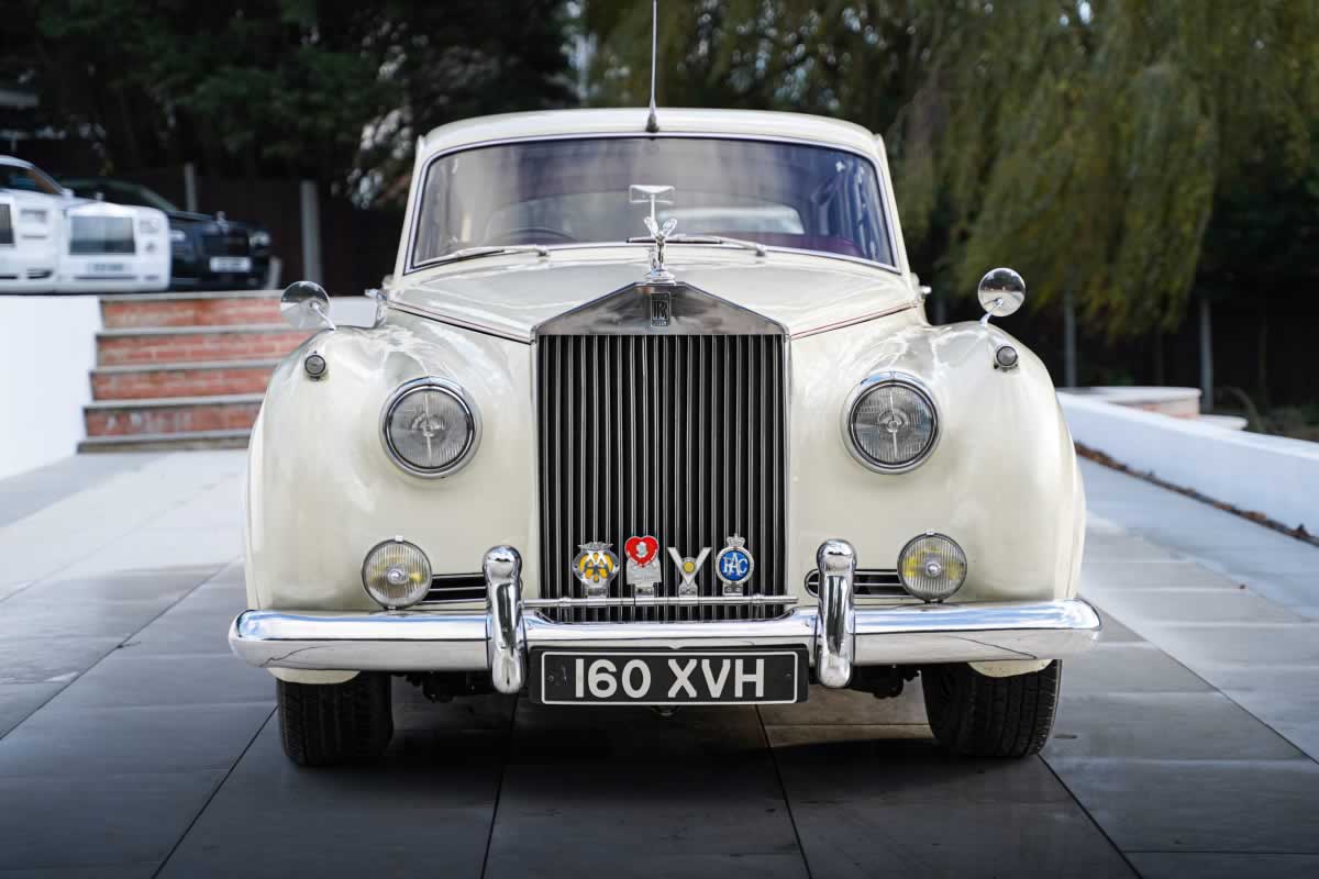 Rolls-Royce Silver Cloud front view