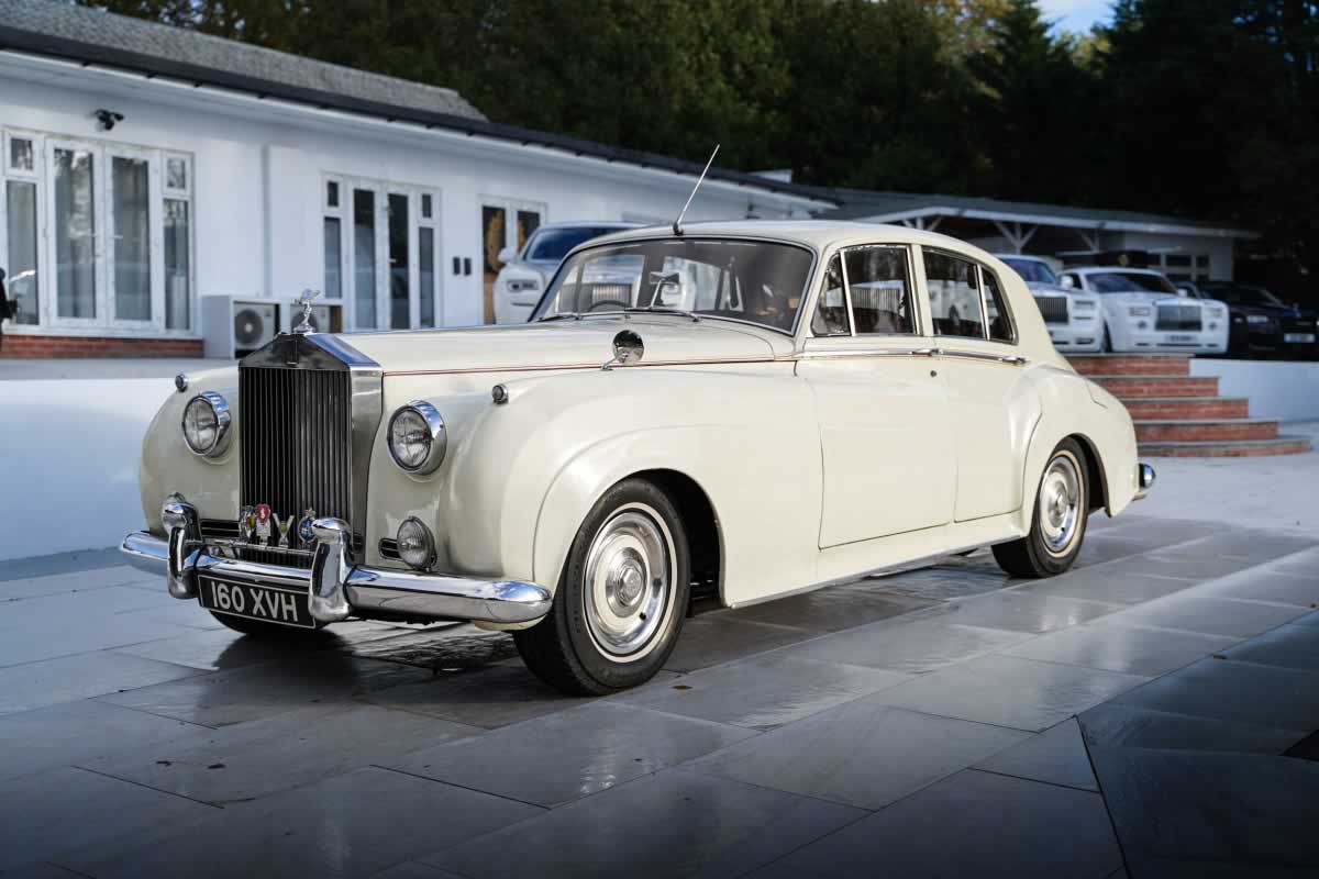 Rolls-Royce-Silver Cloud exterior passenger side view